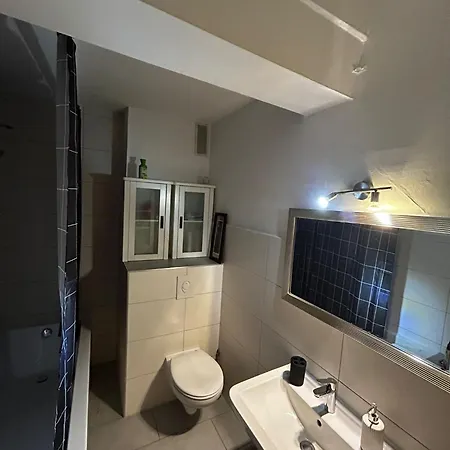 4 Min Naehe Von Hbf Und Dom Mit Garten ,balkon & Office * ケルン