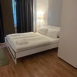 4 Min Naehe Von Hbf Und Dom Mit Garten ,balkon & Office