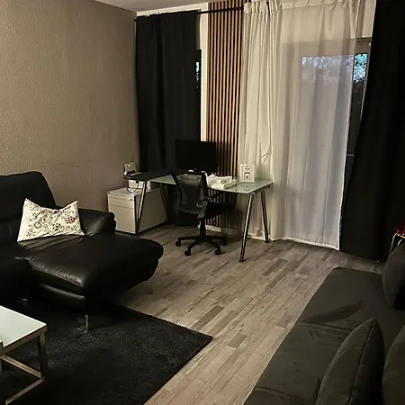 4 Min Nähe Von Hbf Und Dom Mit Garten ,balkon&office
