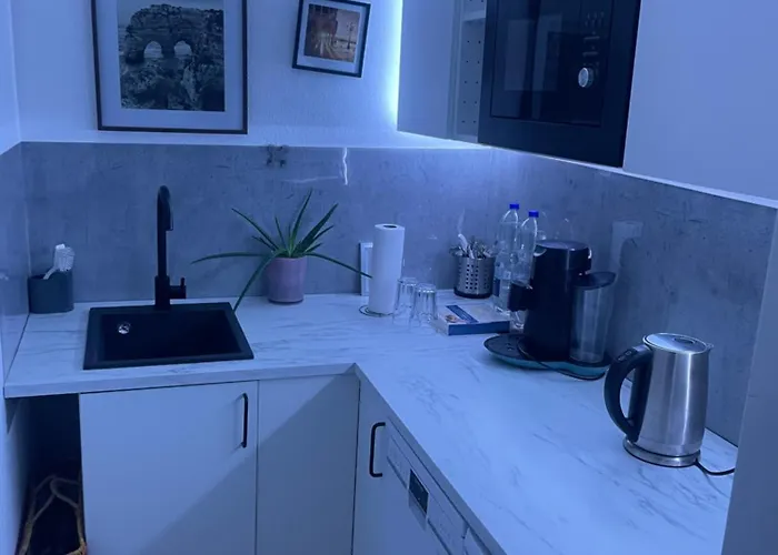 4 Min Naehe Von Hbf Und Dom Mit Garten ,balkon & Office Κολωνία